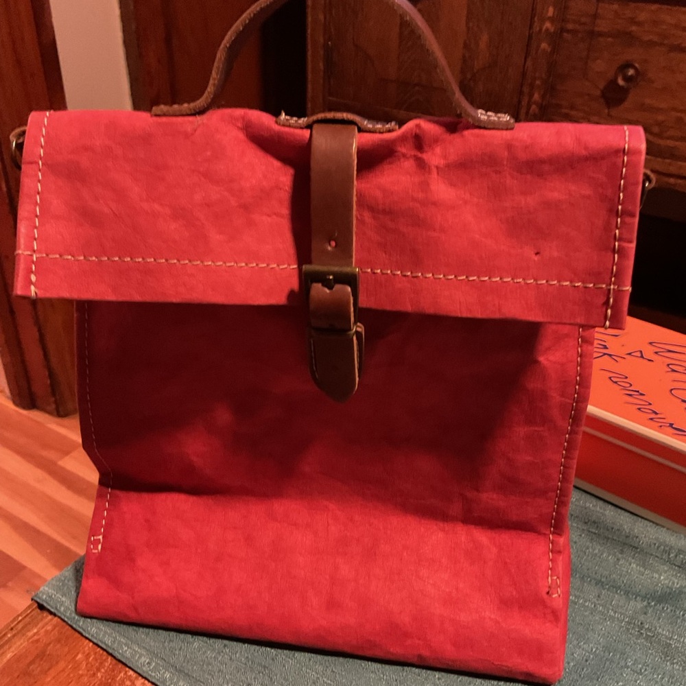 Uashmama red lunch bag style purse